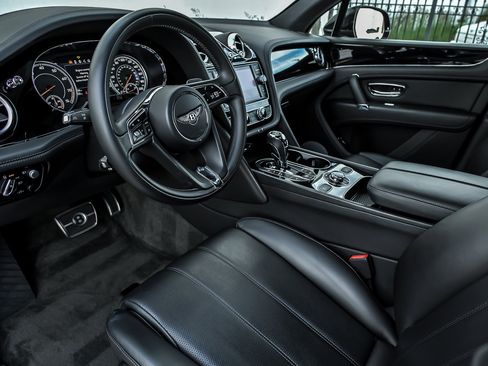 Used 2020 Bentley Bentayga AWD/4WD image 20