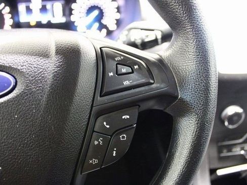 Used 2020 Ford Edge SE image 7