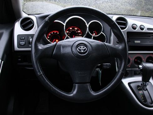 Used 2004 Toyota Matrix XR image 17