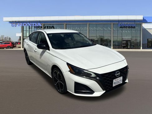 Used 2024 Nissan Altima 2.5 SR FWD image 6