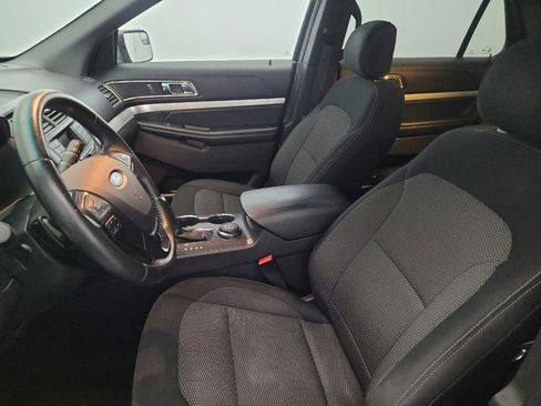 Used 2017 Ford Explorer XLT image 17