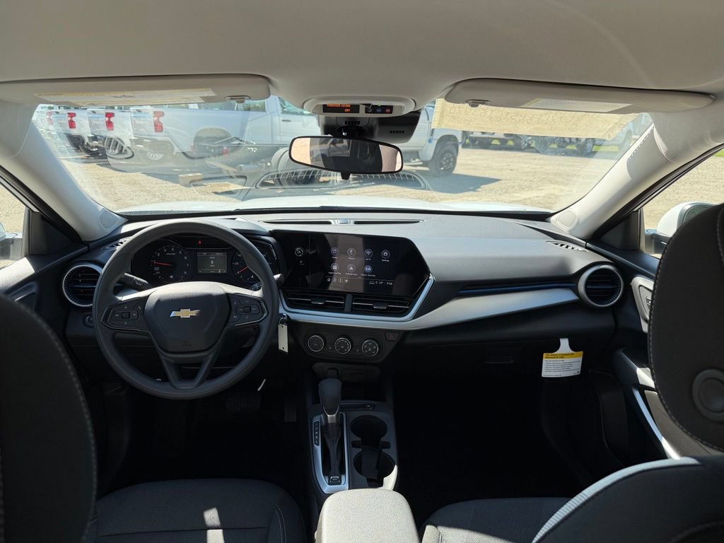 New 2026 Chevrolet Trax LS w/ LS Convenience Package FWD image 17