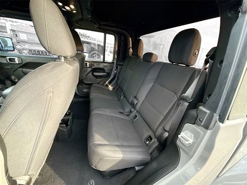 Used 2022 Jeep Gladiator Sport image 58