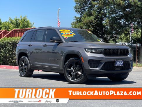 Used 2023 Jeep Grand Cherokee Altitude AWD/4WD image 1