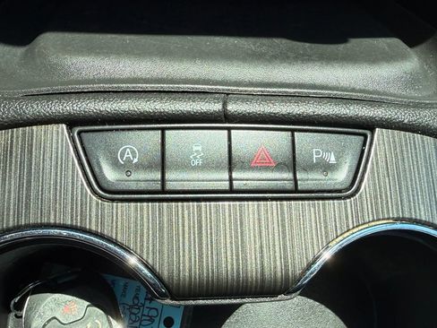 Used 2021 GMC Acadia SLT w/ LPO, Black Accent Package FWD image 30