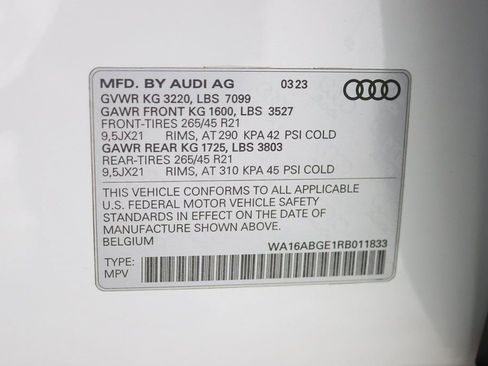 Used 2024 Audi Q8 e-tron Prestige image 42