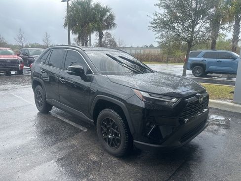 Used 2025 Toyota RAV4 XLE image 3