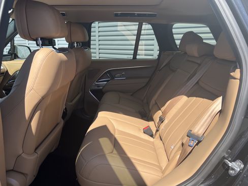 New 2026 Land Rover Range Rover SE image 8