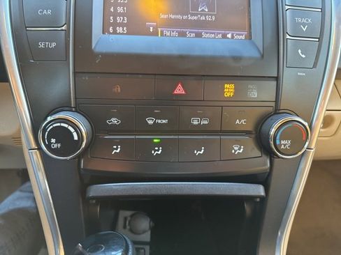 Used 2017 Toyota Camry LE w/ Protection Package (Q2) image 17