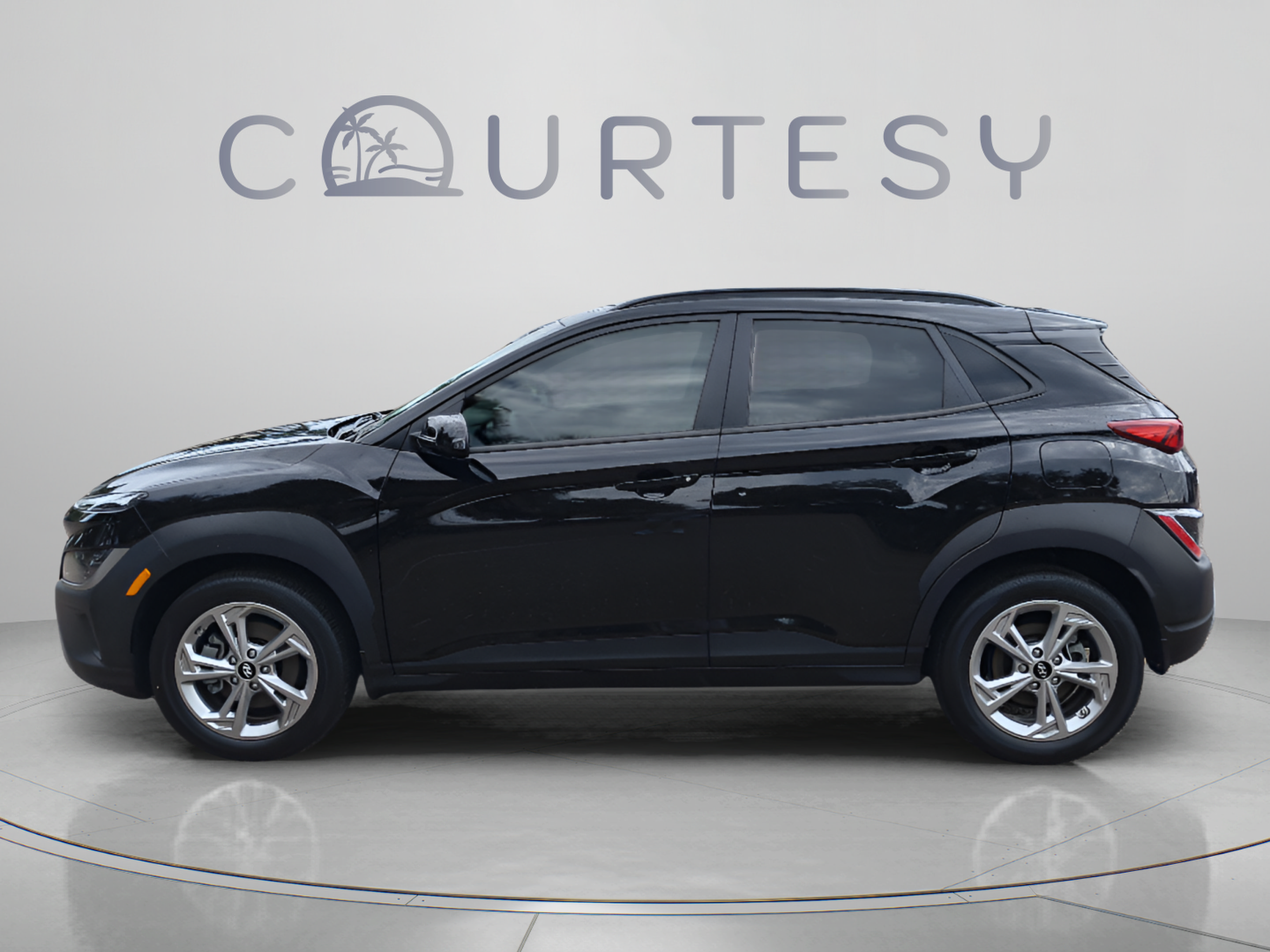 Certified 2023 Hyundai Kona SEL AWD/4WD image 2