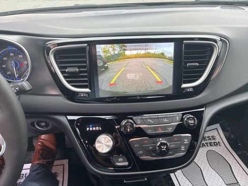 New 2026 Chrysler Voyager LX FWD image 18