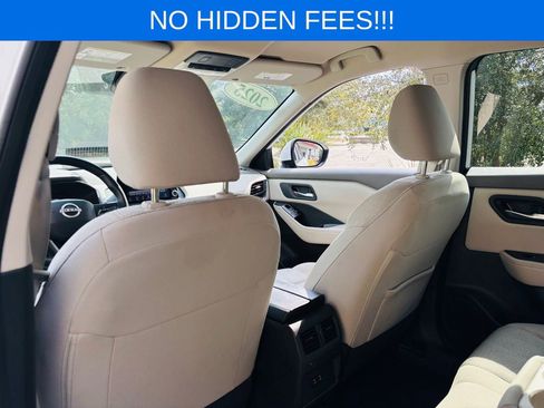 Used 2025 Nissan Rogue SV image 29