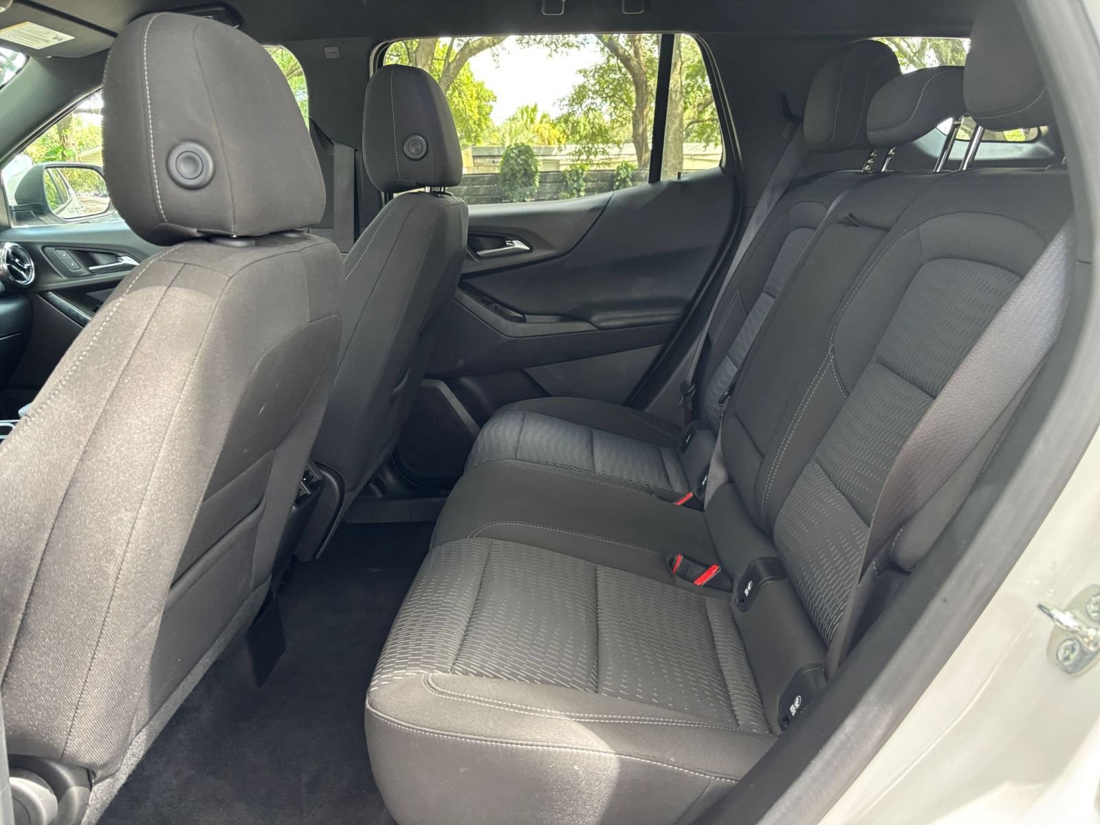 Used 2025 Chevrolet Equinox LT FWD image 24
