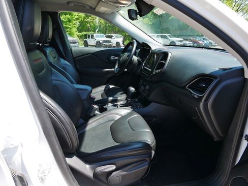 Used 2020 Jeep Cherokee Trailhawk w/ Cold Weather Group AWD/4WD image 8