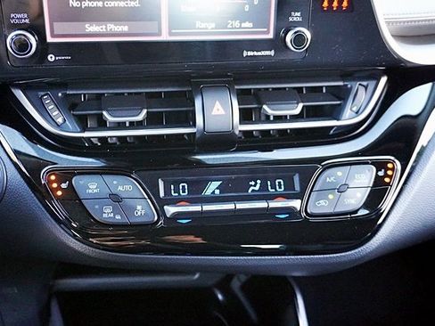 Used 2022 Toyota C-HR XLE image 27