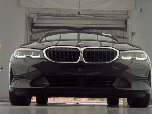 Used 2020 BMW 330i Sedan w/ Convenience Package RWD image 4