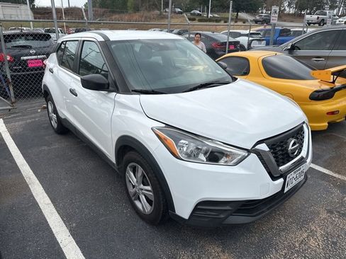 Used 2020 Nissan Kicks S image 7