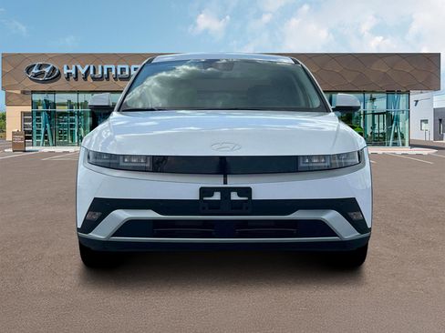 New 2025 Hyundai Ioniq 5 SE image 12