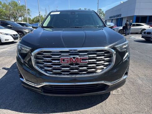 Used 2020 GMC Terrain Denali w/ Denali Premium Package FWD image 11