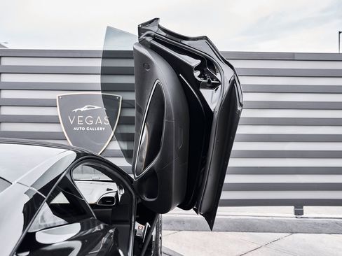 Used 2024 McLaren Artura image 25