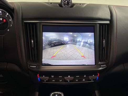 Used 2022 Maserati Levante Modena image 18