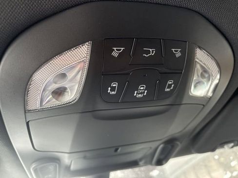 New 2026 Chrysler Pacifica Limited w/ S Appearance Package image 16