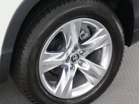 Used 2018 Toyota Highlander Limited FWD image 65