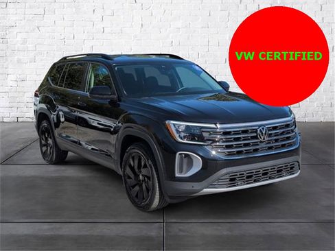 Used 2024 Volkswagen Atlas SE w/ Black Wheel Package image 1