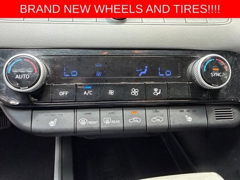 Used 2023 Hyundai Elantra SEL w/ Convenience Package FWD image 19