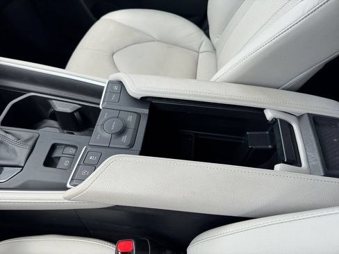 Certified 2024 Toyota Grand Highlander AWD image 28