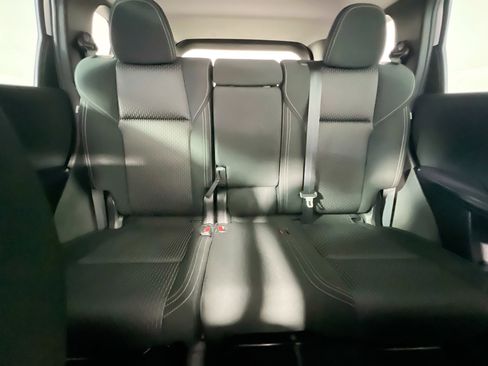 Used 2023 Mitsubishi Outlander ES image 33