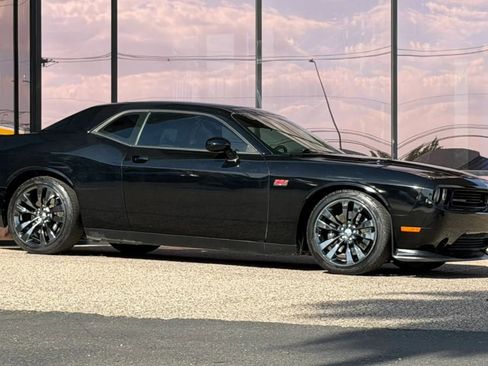 Used 2014 Dodge Challenger SRT8 Core w/ Electronics Convenience Group RWD image 21