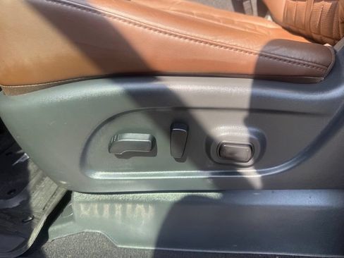 Used 2024 Nissan Titan Platinum Reserve w/ Moonroof Package RWD image 14
