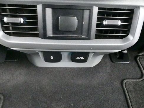 Used 2023 Ford F150 Lariat image 19