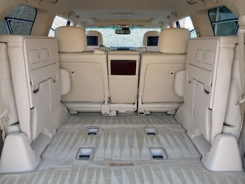 Used 2013 Lexus LX 570 4WD w/ Luxury Pkg w/Pre-crash image 46