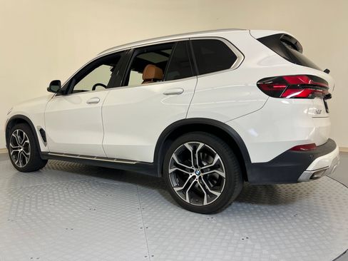 Certified 2024 BMW X5 sDrive40i w/ Premium Package image 3