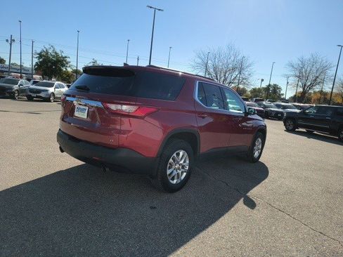 Used 2020 Chevrolet Traverse LT image 5