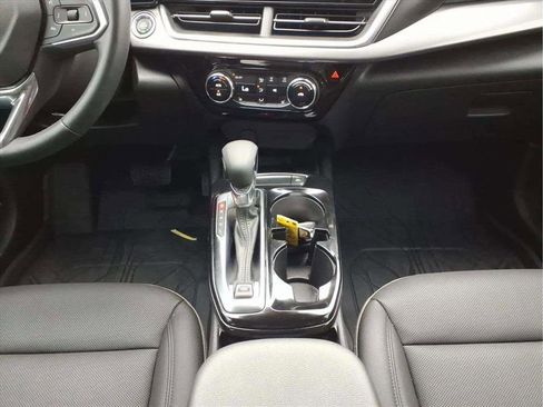 Used 2024 Chevrolet Trax ACTIV w/ Sunroof Package image 11