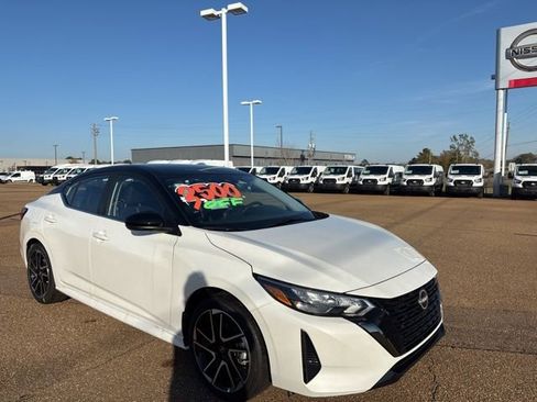 New 2025 Nissan Sentra SR image 5