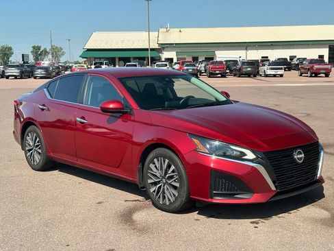 Used 2023 Nissan Altima 2.5 SV FWD image 7