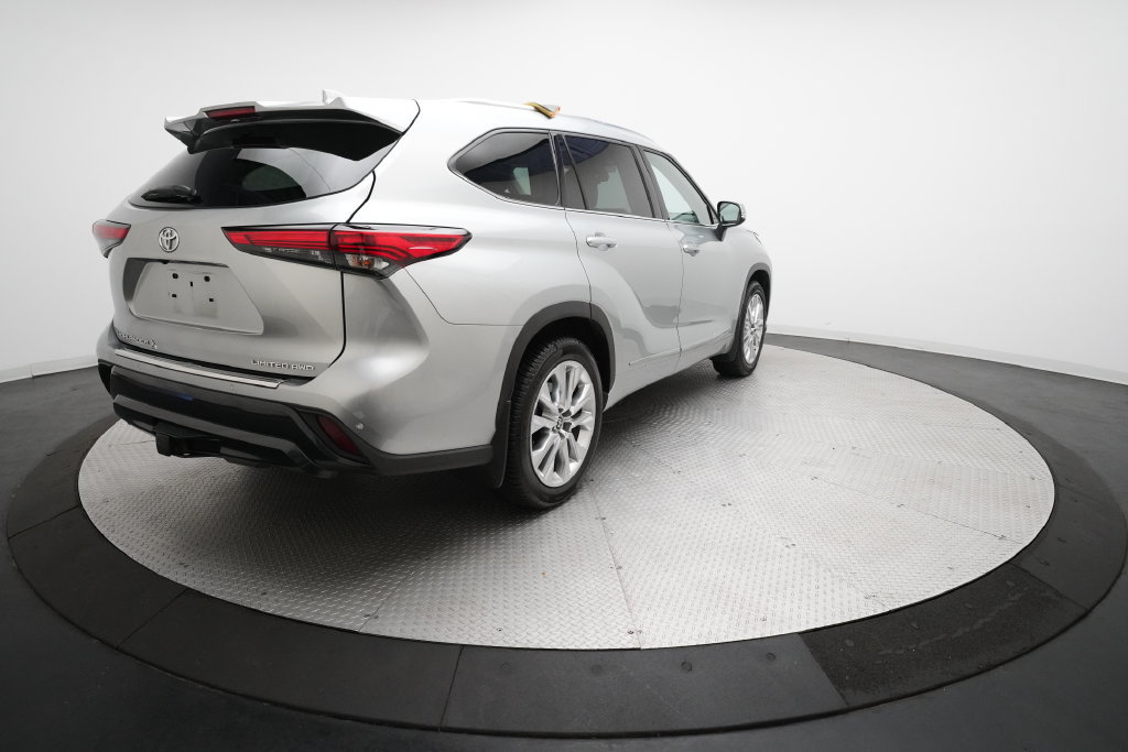 Used 2021 Toyota Highlander Limited AWD/4WD image 35