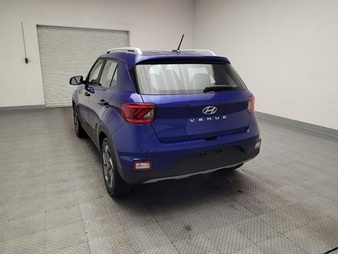 Used 2025 Hyundai Venue SEL image 6