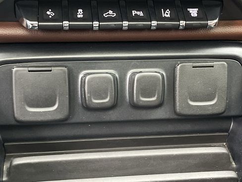 Used 2016 Chevrolet Silverado 2500 High Country w/ Duramax Plus Package image 23