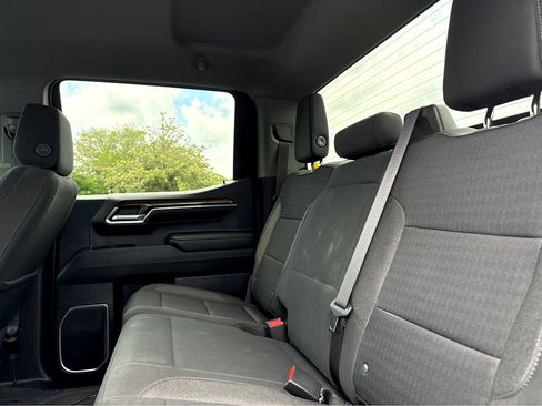 Used 2023 Chevrolet Silverado 1500 LT AWD/4WD image 17