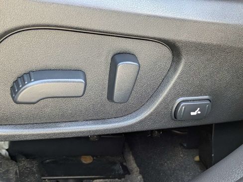 Used 2017 Subaru Forester 2.5i Touring AWD/4WD image 22