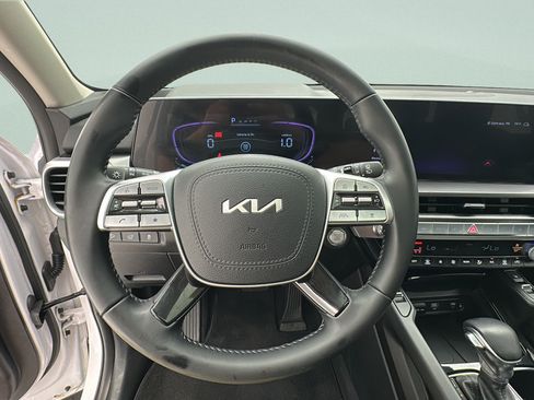Used 2025 Kia Telluride S AWD/4WD image 16