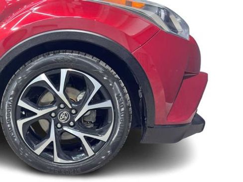 Used 2019 Toyota C-HR XLE image 8