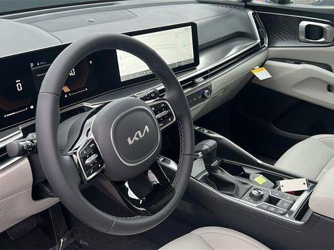 New 2025 Kia Sorento EX w/ Panoramic Sunroof Package image 18