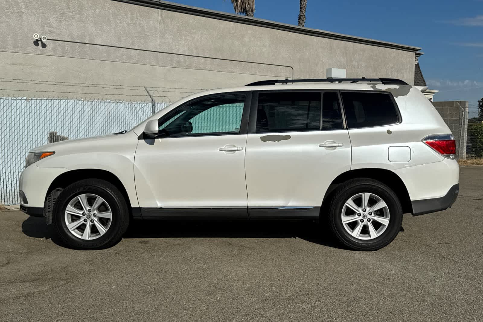Used 2013 Toyota Highlander SE AWD/4WD image 2