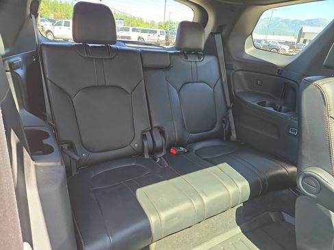 Used 2024 Honda Pilot TrailSport image 16